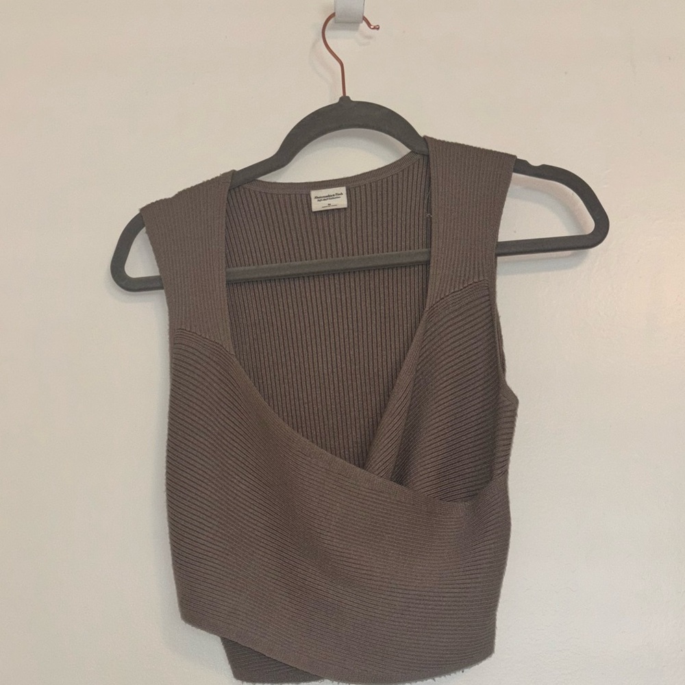 Abercrombie Luxeloft wrap top - Picture 1 of 4